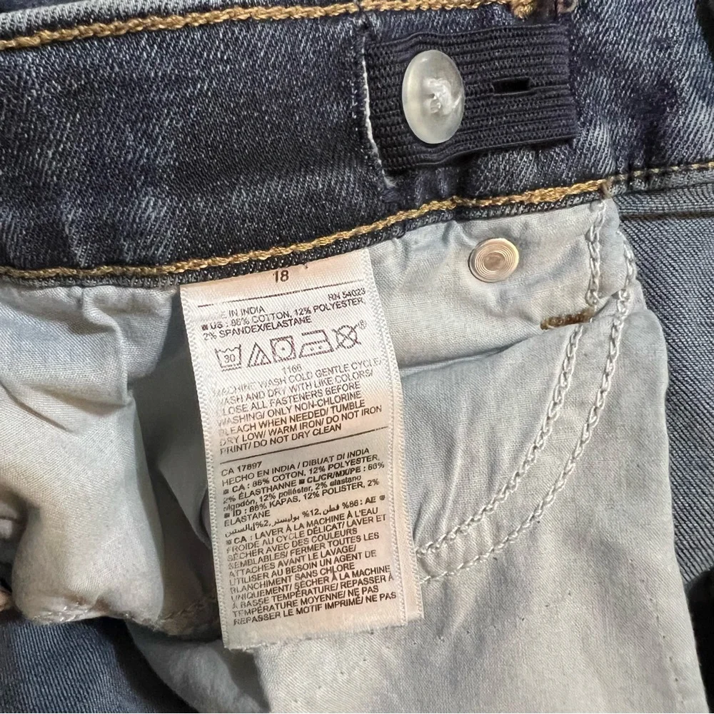 Old Navy Karate Slim Built in Flex Max Distressed Denim Jeans Kids size 18
